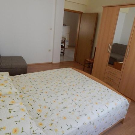 Apartments Zoki - Great Location Close To The Sea วิส ภายนอก รูปภาพ