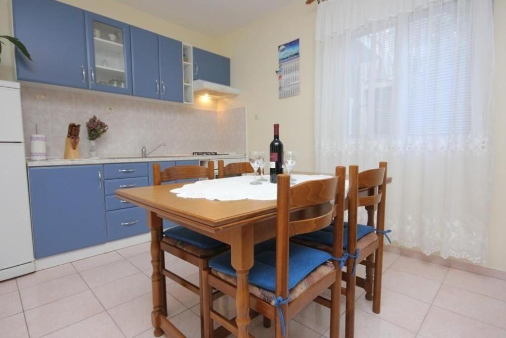 Apartments Zoki - Great Location Close To The Sea วิส ภายนอก รูปภาพ